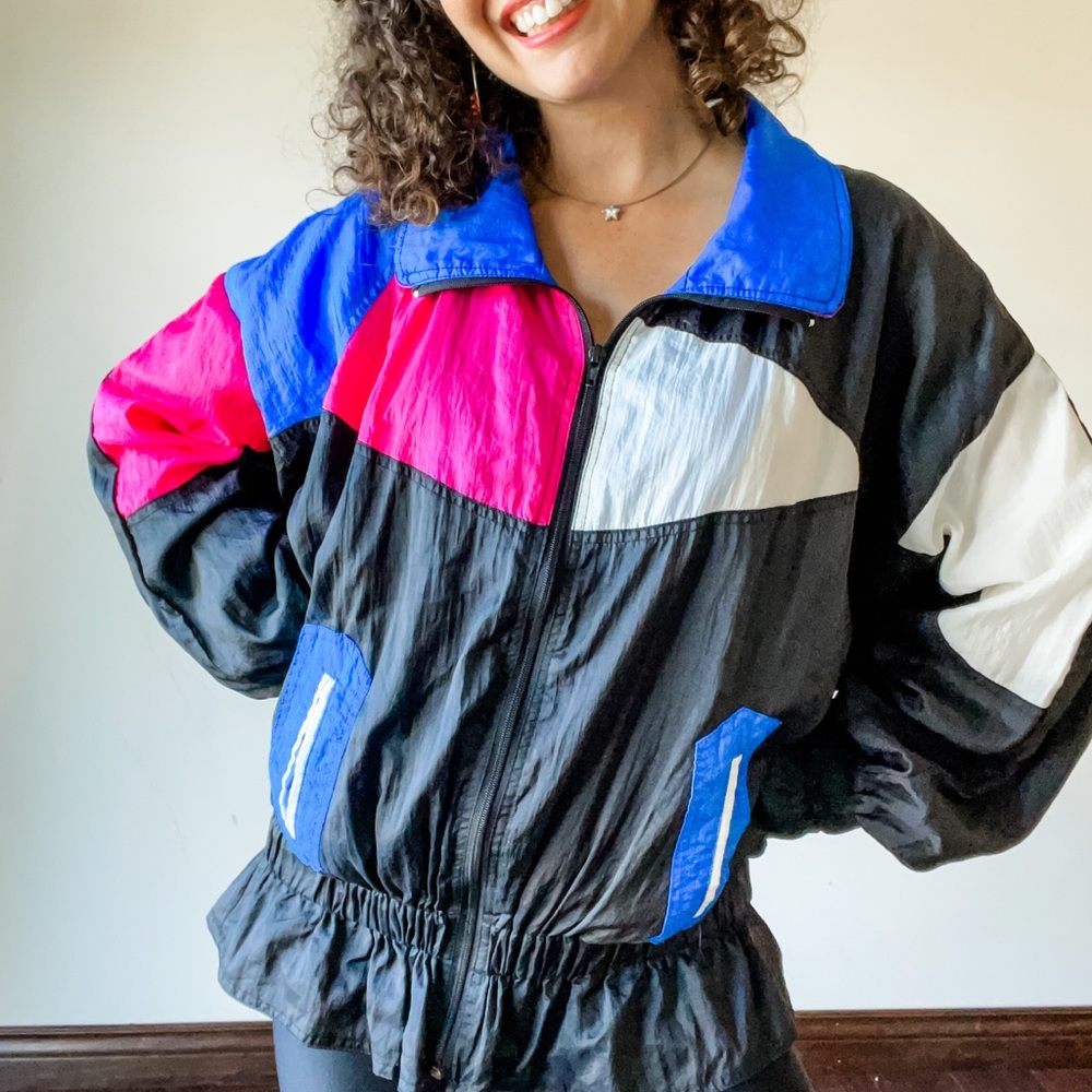 Retro Windbreaker - Picture 3 of 12